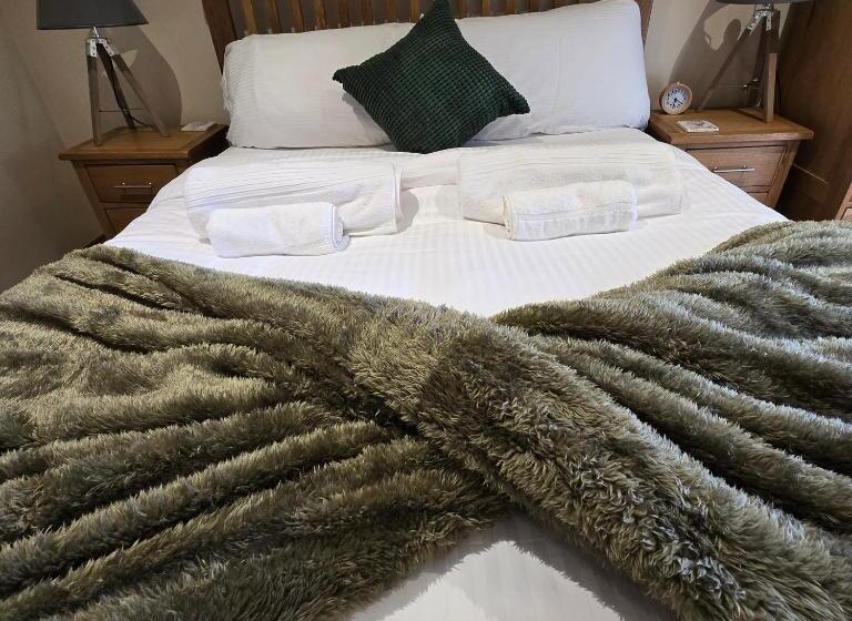 Family Suite, The Star Inn, Weaverthorpe