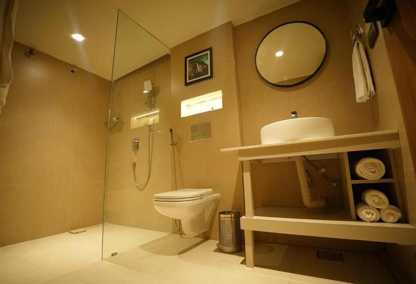 Люкс, Capital Luxury Suites