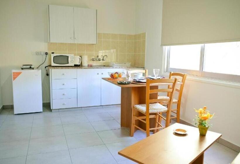 آپارتمان خانواده 1 خوابه, S Sari Flats