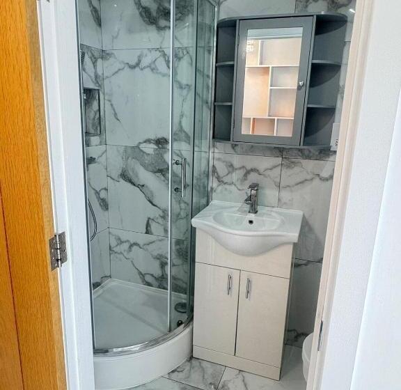 Номер Стандарт Трехместный, Tina Guest House
