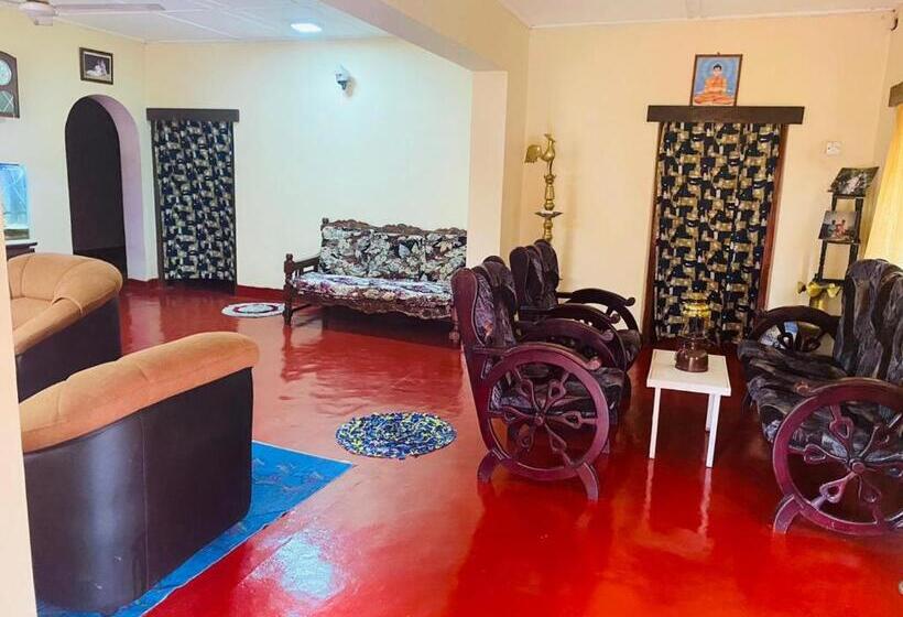 Номер Стандарт Вид на Сад, Ambalama Hostel