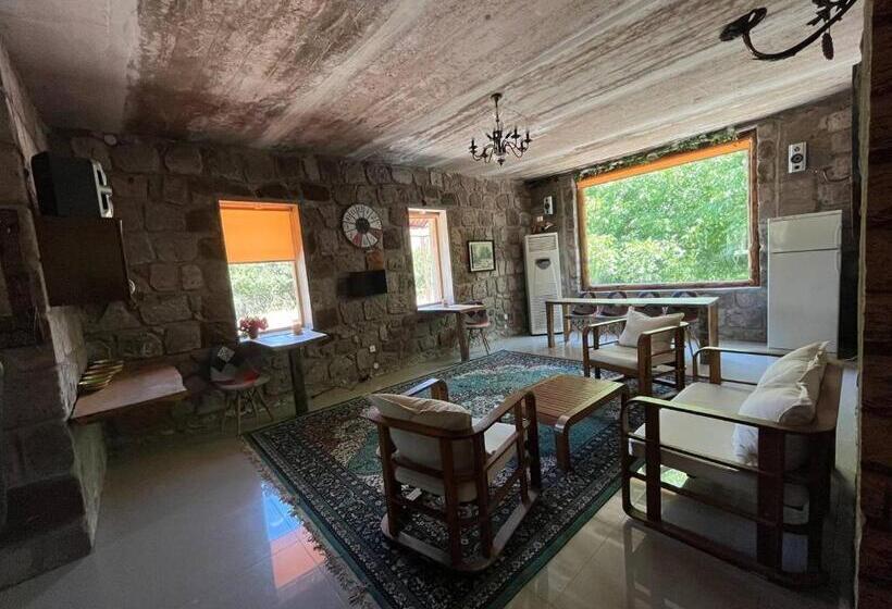 Дом 3 Спальни, Azoyan Holiday Resort