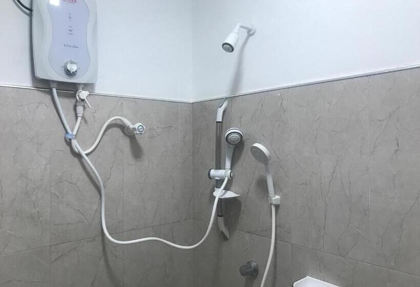 Economy Triple Room, Camorich