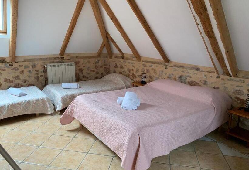 Семейный Номер, Café De La Place Gîte & Chambres D Hôtes Lou Pastre