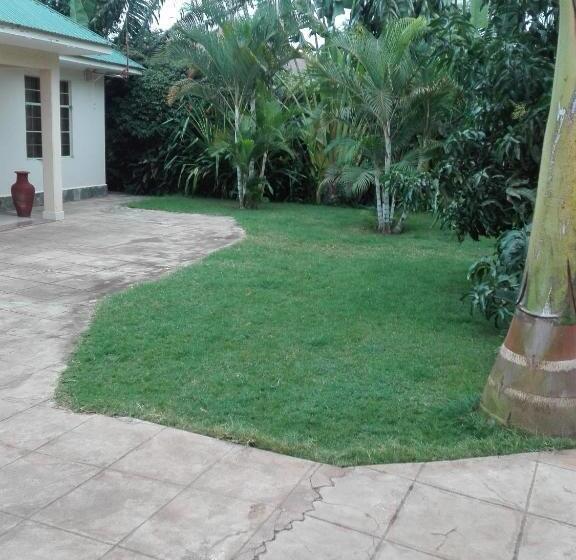 Апартаменты 3 Спальни, The Paradise In Kilimanjaro