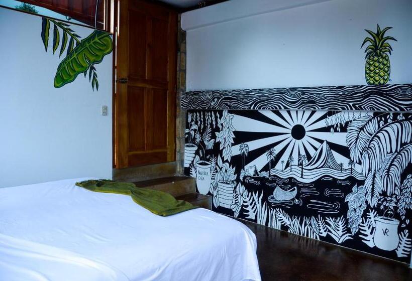 اتاق لوکس با تخت بزرگ, Nuestra Casa