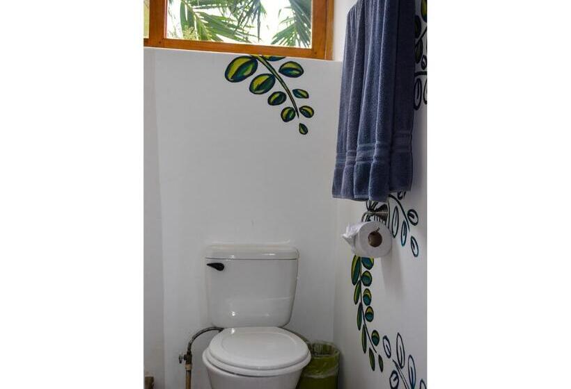 اتاق لوکس با تخت بزرگ, Nuestra Casa