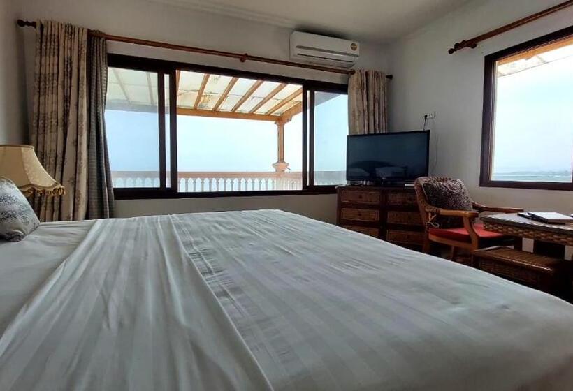 غرفة ديلوكس مطلّة علي البحر مزوَّدة بشُرفة, Residencial Ramire Tour