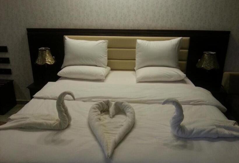 اتاق استاندارد با چشم‌انداز, Royal Suites