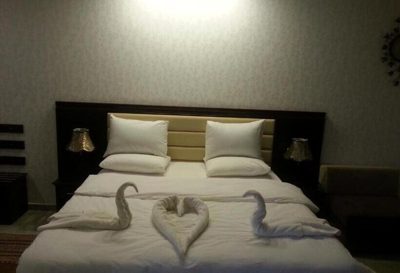 اتاق استاندارد با چشم‌انداز, Royal Suites