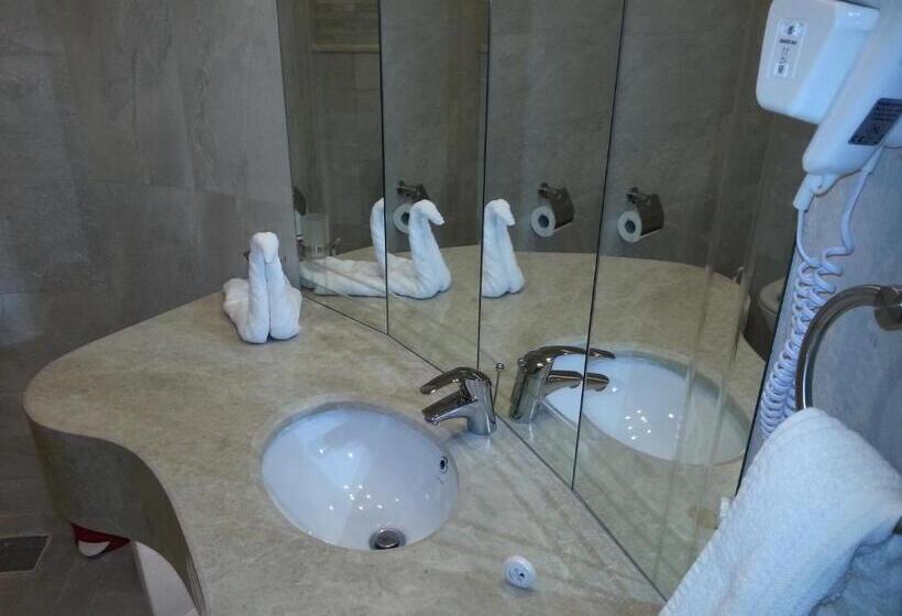 سوییت لوکس, Royal Suites