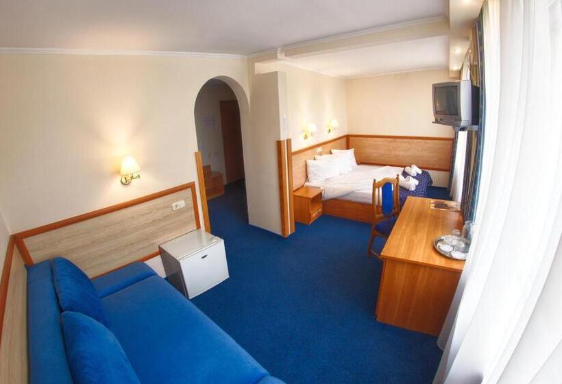 Standard Quadruple Room, Truskavets 365