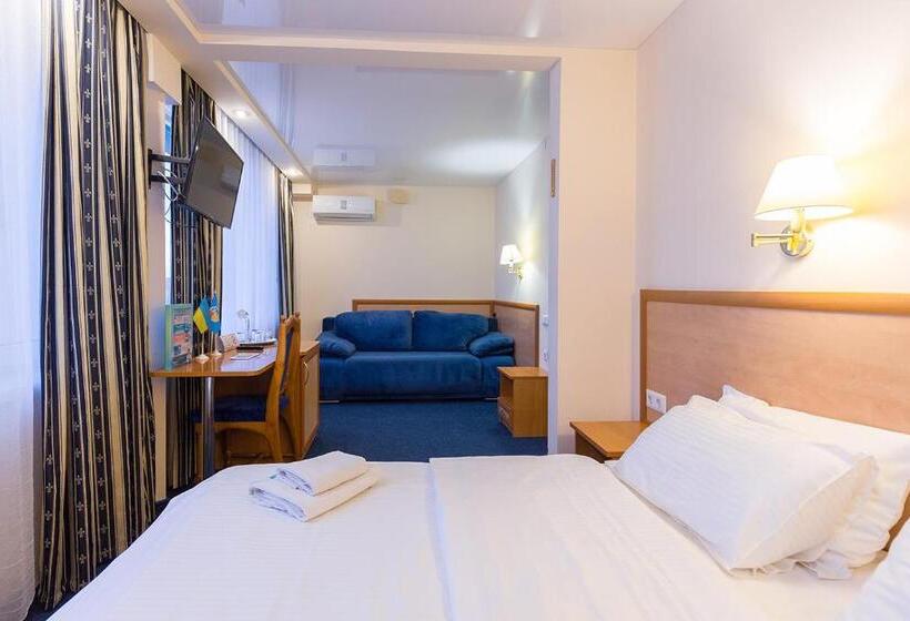 Standard Triple Room, Truskavets 365