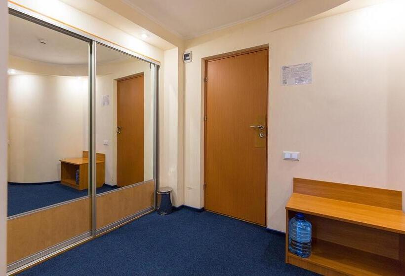 Standard Triple Room, Truskavets 365