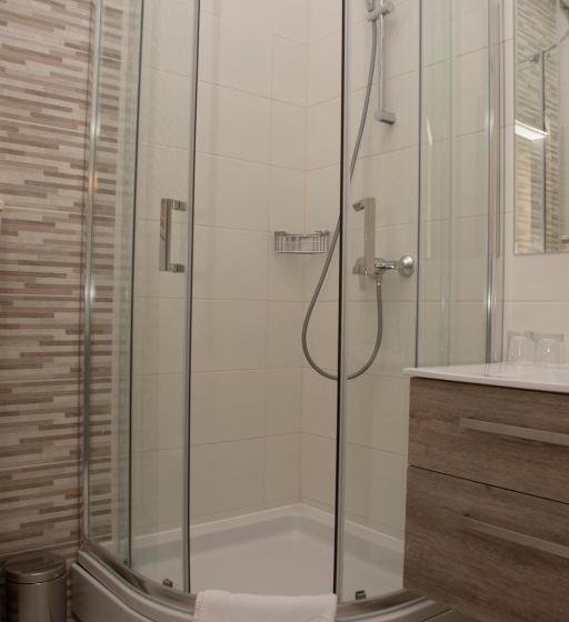 غرفة ديلوكس, Narenta