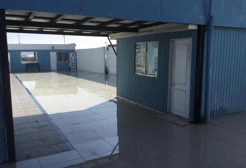 Четырехместный Номер Стандарт, Hostal Playa Brava