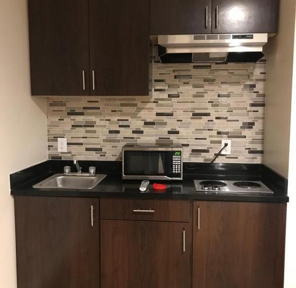 اتاق لوکس خانوادگی, Econo Lodge Inn & Suites Houston Willowbrook