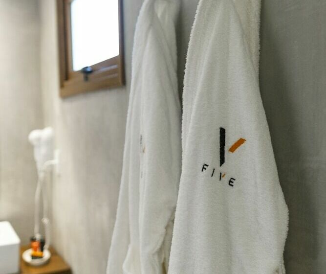 Quarto Deluxe com Sacada, Five Hotel & Residences