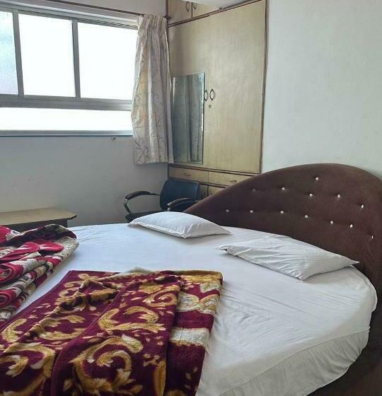 Номер Deluxe, Sarang Lodging And Boarding