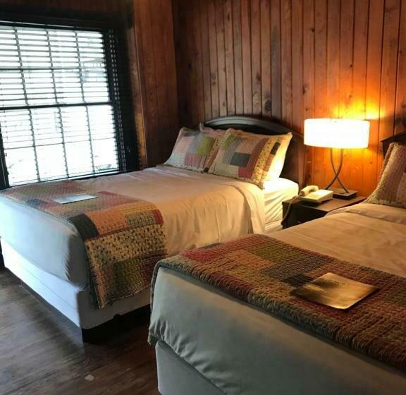 Четырехместный Номер Deluxe, The Riverside Lodge At Chimney Rock