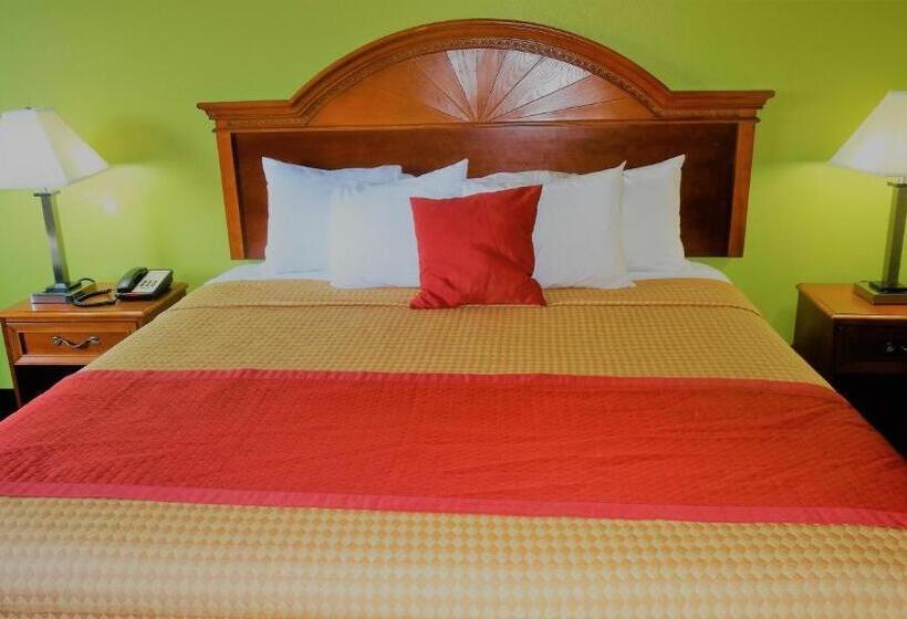 带大床的套房, Oak Tree Inn & Suites