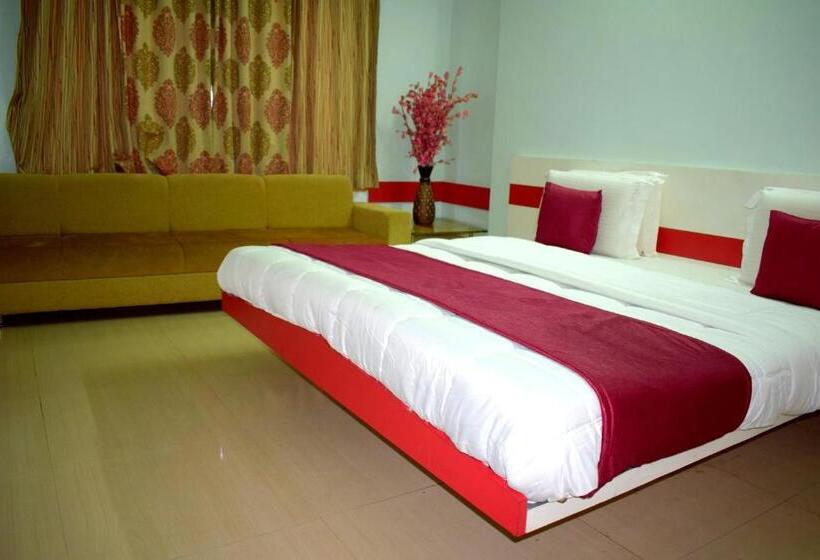 Трехместный Номер Комфорт, Ashapura Palace By Sky Stays