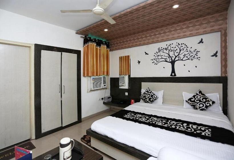 اتاق کلاسیک سه تخته, Treebo China Town