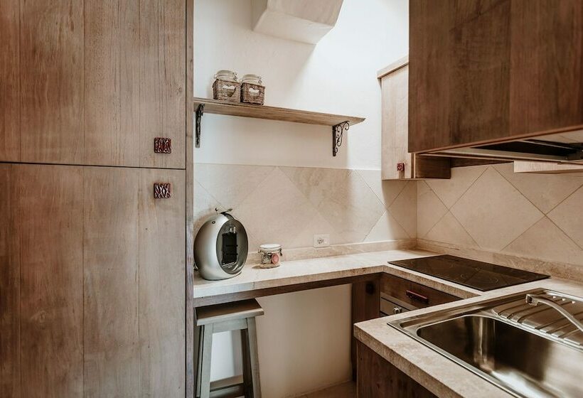 اتاق لوکس, Relais Villa Carola