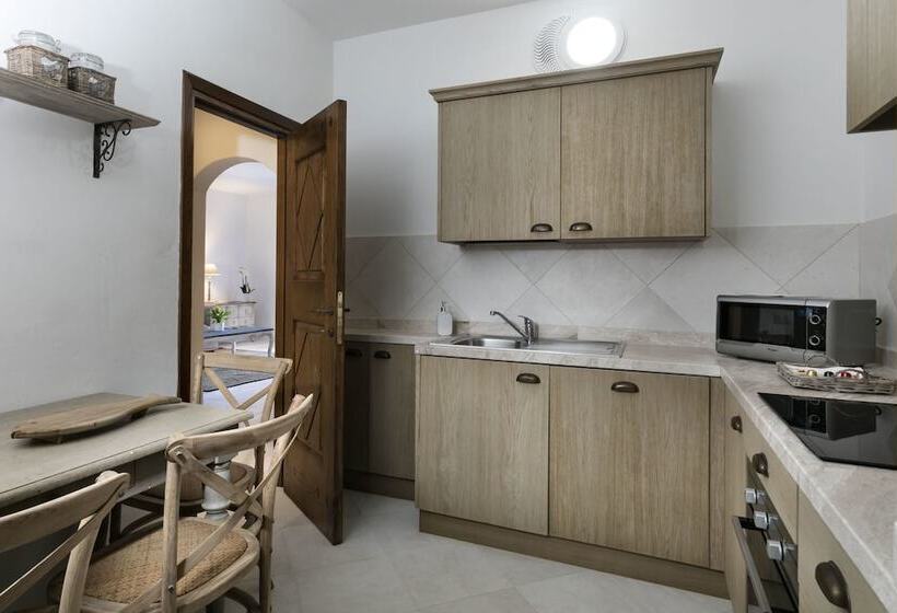 سوییت لوکس, Relais Villa Carola