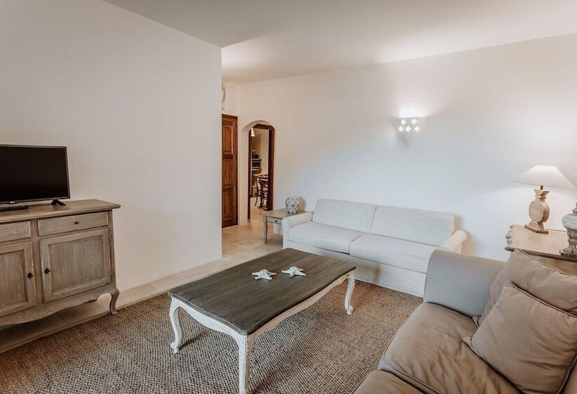 سوییت لوکس, Relais Villa Carola