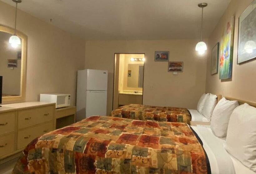 Четырехместный Номер Классик, Ranchland Inn
