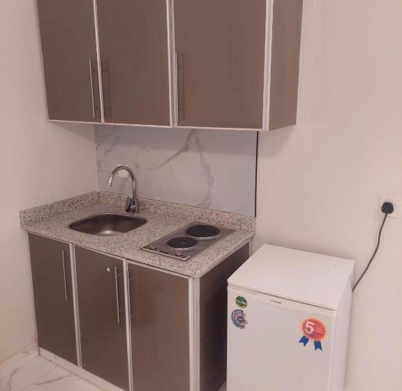 استودیو استاندارد با تخت کینگ, شقة بغرفة نوم وغرفة جلوس