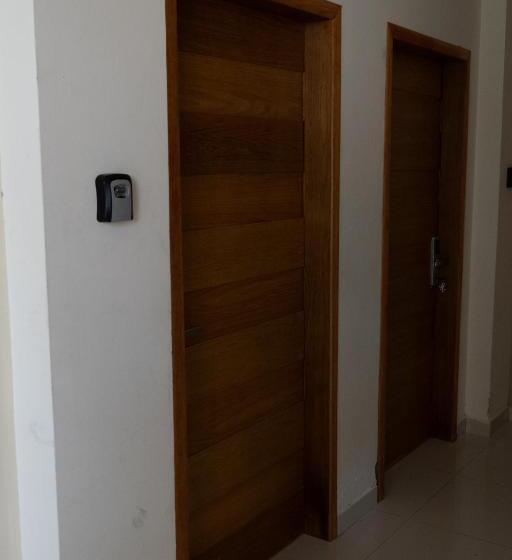 Quarto Triplo Estandar, Infinity Suites Habitación Triple 103