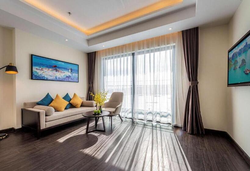 带2个卧室带海景的公寓, Sunset House   Căn Hộ Dịch Vụ Trong Khách Sạn Best Western Premier Sapphire Ha Long