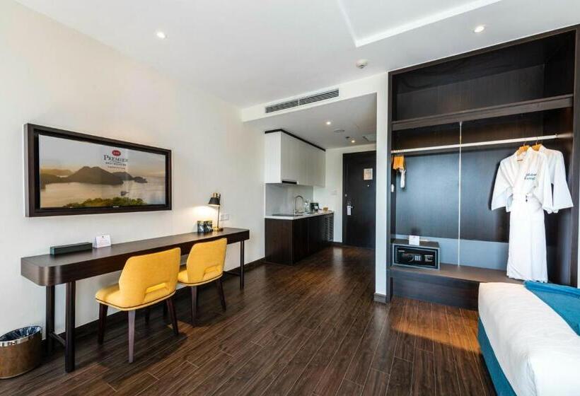 带2个卧室带海景的公寓, Sunset House   Căn Hộ Dịch Vụ Trong Khách Sạn Best Western Premier Sapphire Ha Long