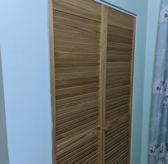 اتاق استاندارد, 43 Dougville Melanie Ecd