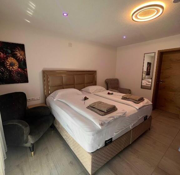 Quarto Estandar, Pension Andelsen