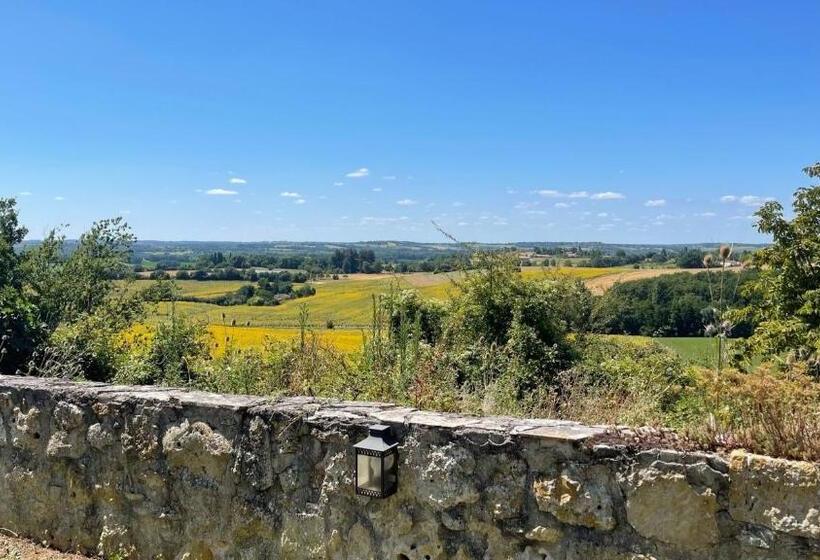 Трехместный Номер Стандарт Вид на Сад, Hameau Du Hour   Chambre D Hôtes Et Gîtes