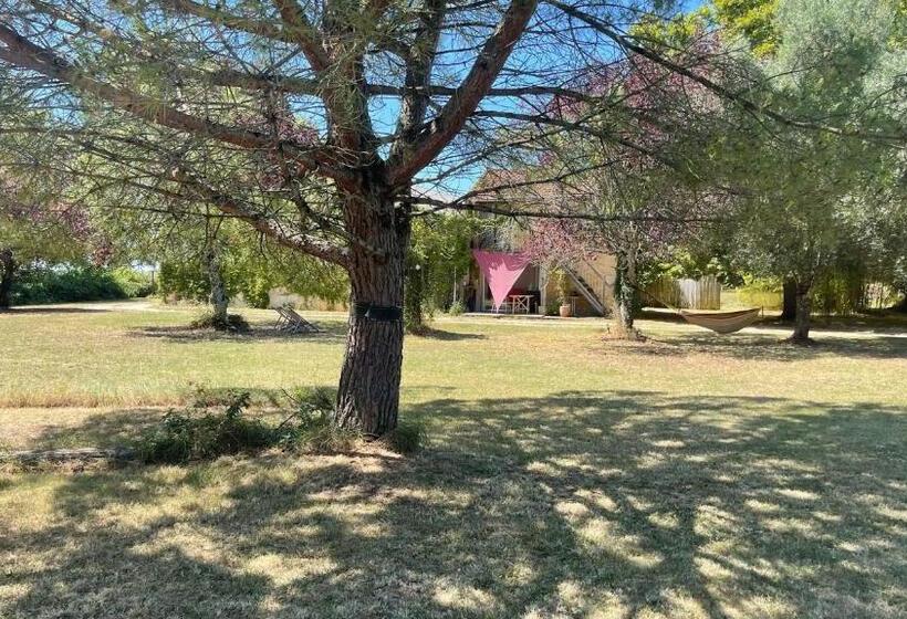 Номер Стандарт Вид на Сад, Hameau Du Hour   Chambre D Hôtes Et Gîtes