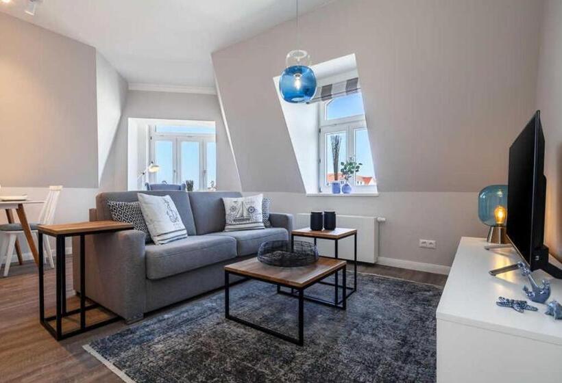 1 Bedroom Apartment Lake View, App Kardinal