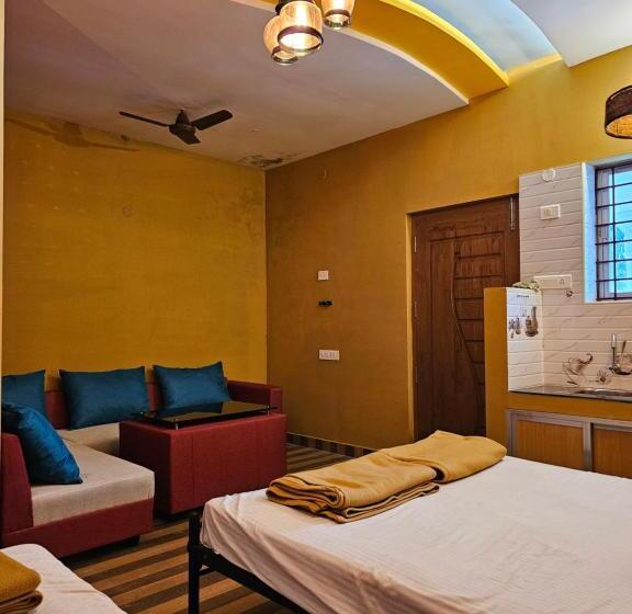 标准间带露台, Chithralaya Guest House