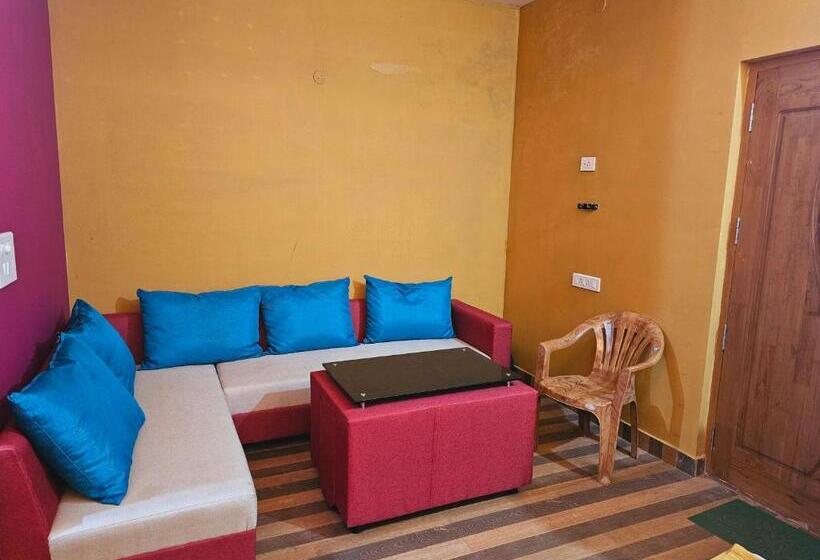标准间带露台, Chithralaya Guest House
