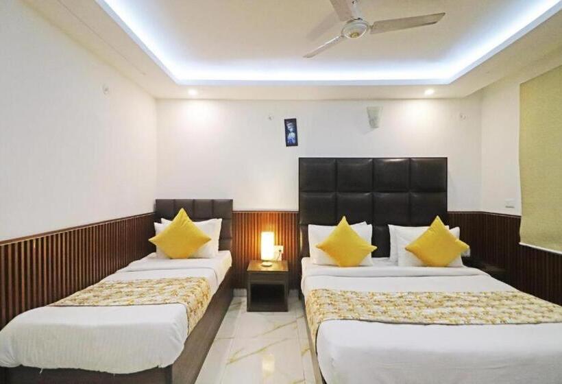 Трехместный Номер Deluxe, Gloab Residency Near Delhi Airport