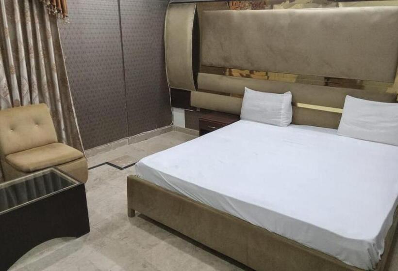 اتاق استاندارد سه نفره, Venue Guest House Near Millennium Mall