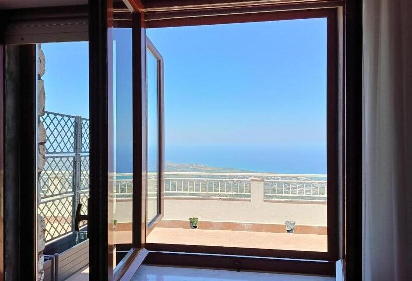 Номер Deluxe Вид на Море с Балконом, Casa Di Tota   Affittacamere
