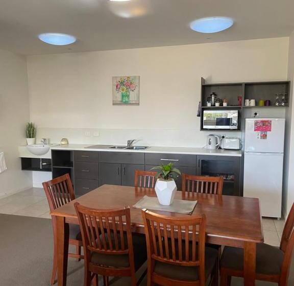 Family Suite, Hibernian