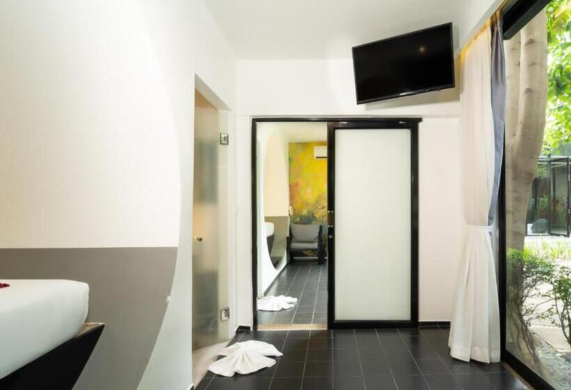 Семейный Номер, Tunnel Urban Retreat
