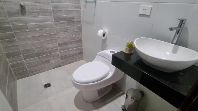 اتاق استاندارد با سرویس بهداشتی مشترک, Suites Viru Viru By Hospedarte