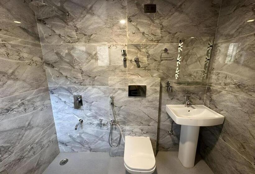 اتاق لوکس, Shabnam Resort