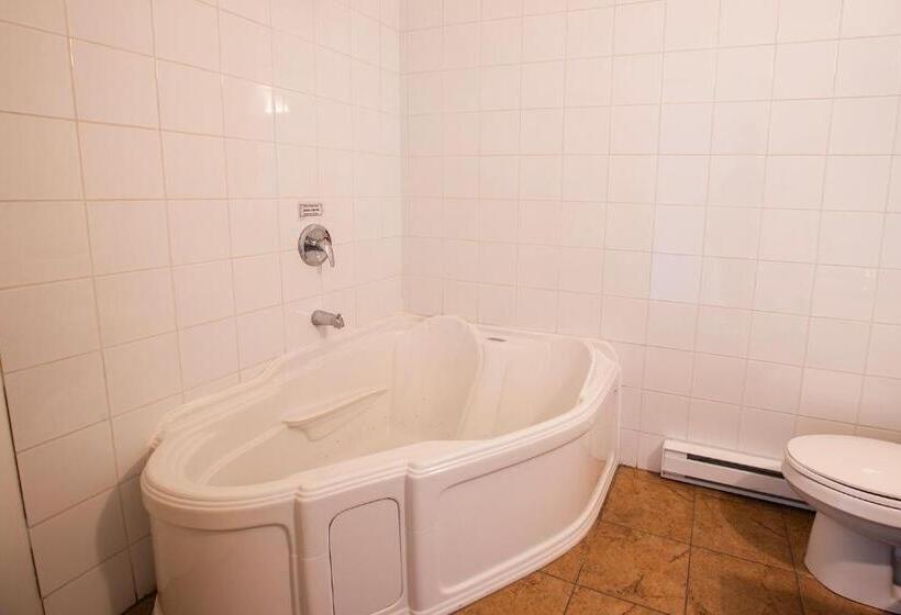Номер Стандарт, Room In Studio   Varenne Hotel Private Double Room 5   A16